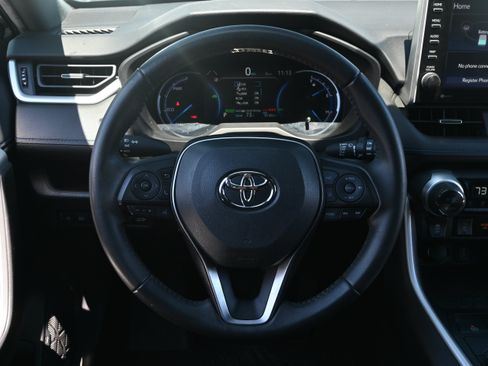 Used 2022 Toyota RAV4 XSE AWD/4WD image 17