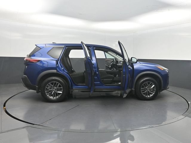 Used 2023 Nissan Rogue S FWD image 32