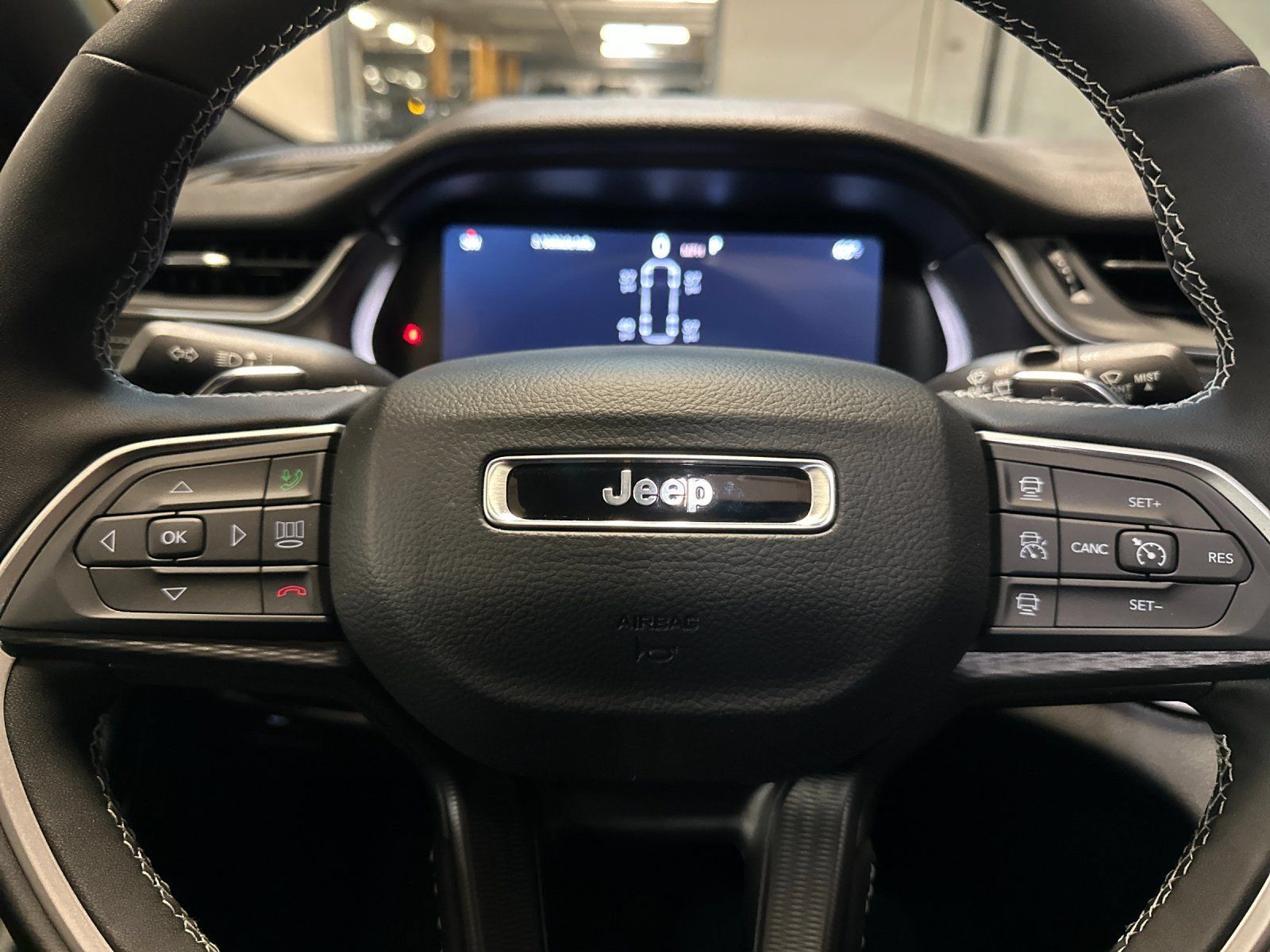 Used 2025 Jeep Grand Cherokee L Altitude AWD/4WD image 23
