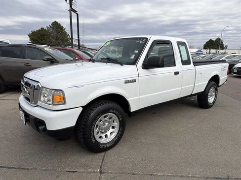 Used 2011 Ford Ranger XLT image 2