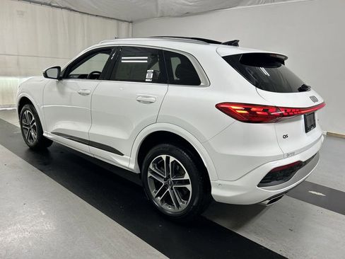 Used 2025 Audi Q5 Premium w/ Convenience Package image 7