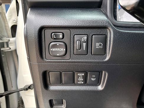 Used 2022 Toyota 4Runner SR5 Premium AWD/4WD image 33
