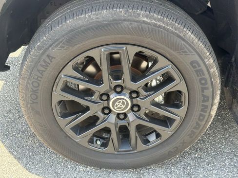 Used 2024 Toyota Tundra Limited image 11