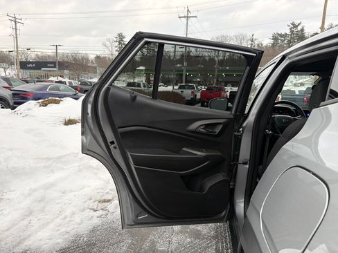 Used 2024 Chevrolet Trax RS w/ Driver Confidence Package image 27