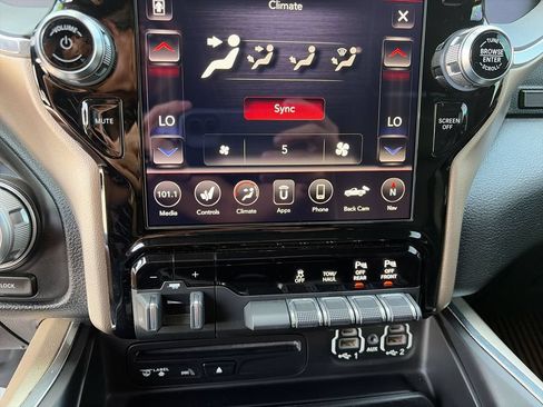 Used 2019 RAM 1500 Laramie w/ Sport Appearance Package AWD/4WD image 31