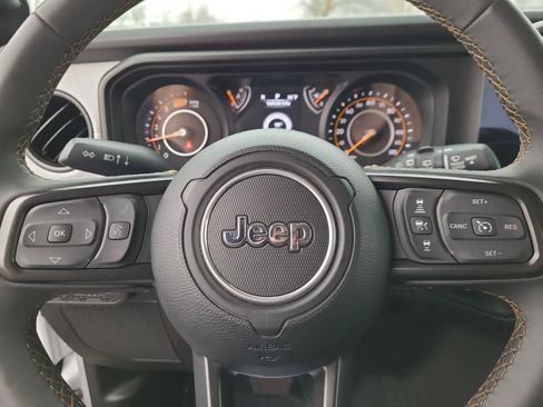 Used 2024 Jeep Wrangler Sport image 23