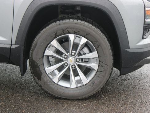 New 2026 Chevrolet Equinox LT FWD image 12