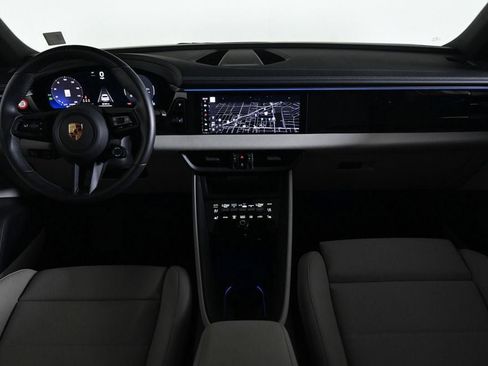 Used 2025 Porsche Macan Electric RWD image 10