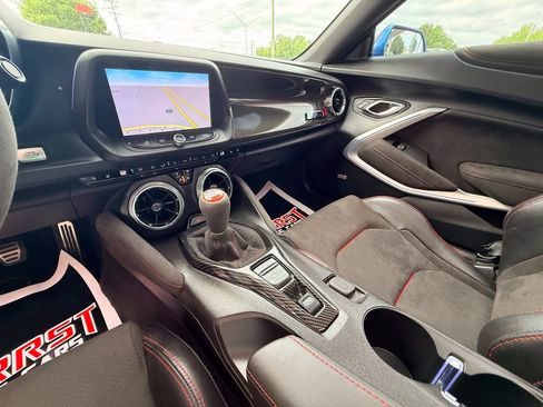 Used 2018 Chevrolet Camaro ZL1 RWD image 31