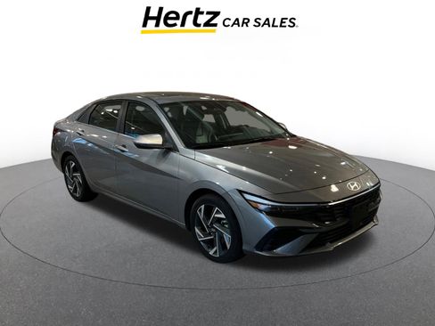 Used 2025 Hyundai Elantra Limited image 1