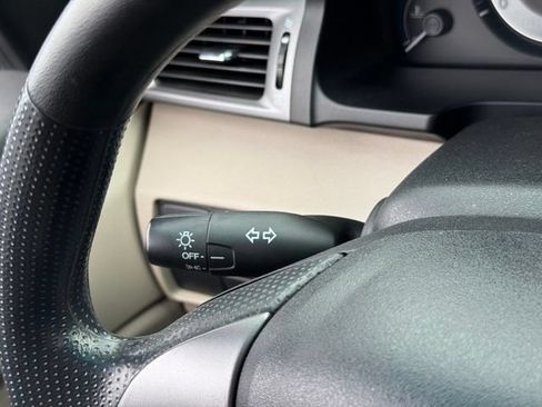 Used 2012 Honda Odyssey LX image 26