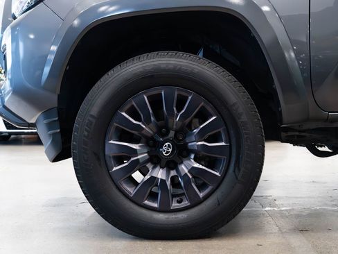 Used 2023 Toyota Tacoma Limited image 7