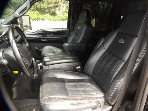 Used 2004 Ford F350 Harley-Davidson image 14