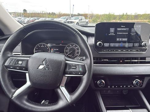 Used 2022 Mitsubishi Outlander SE AWD/4WD image 28