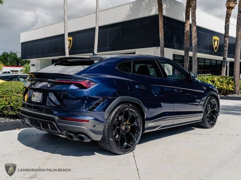 Used 2024 Lamborghini Urus Performante AWD/4WD image 6