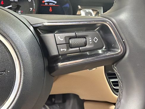Certified 2026 Porsche Macan AWD/4WD image 37
