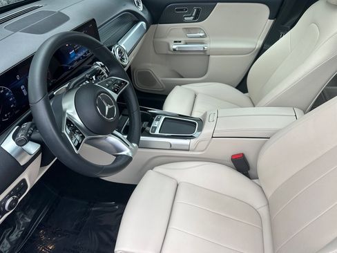 Certified 2025 Mercedes-Benz GLB 250 image 10