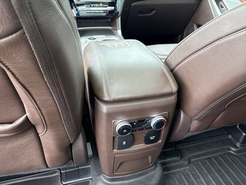 Used 2022 Ford Explorer King Ranch w/ Premium Technology Package AWD/4WD image 43