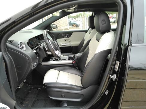 Used 2021 Mercedes-Benz GLA 35 AMG 4MATIC w/ Premium Package image 16