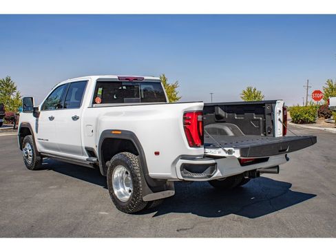 Used 2024 GMC Sierra 3500 Denali w/ Denali Reserve Package AWD/4WD image 9