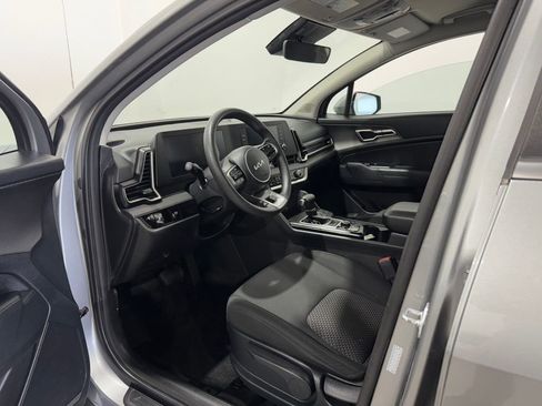 Used 2024 Kia Sportage LX AWD/4WD image 16
