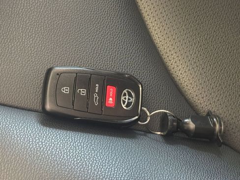 Used 2025 Toyota Grand Highlander FWD image 20