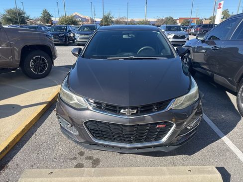 Used 2017 Chevrolet Cruze LT w/ RS Package image 2