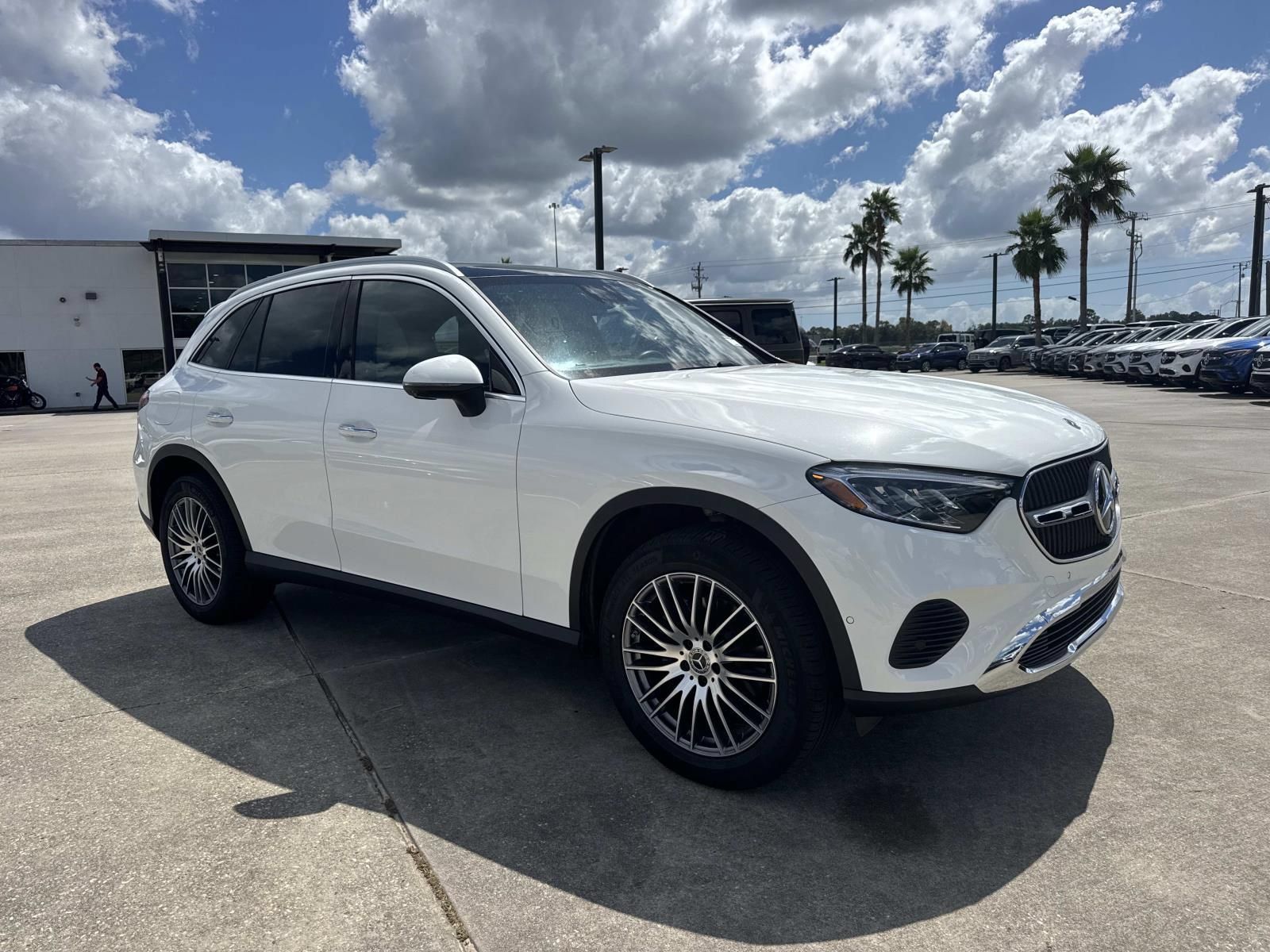 Used 2026 Mercedes-Benz GLC 300 image 3
