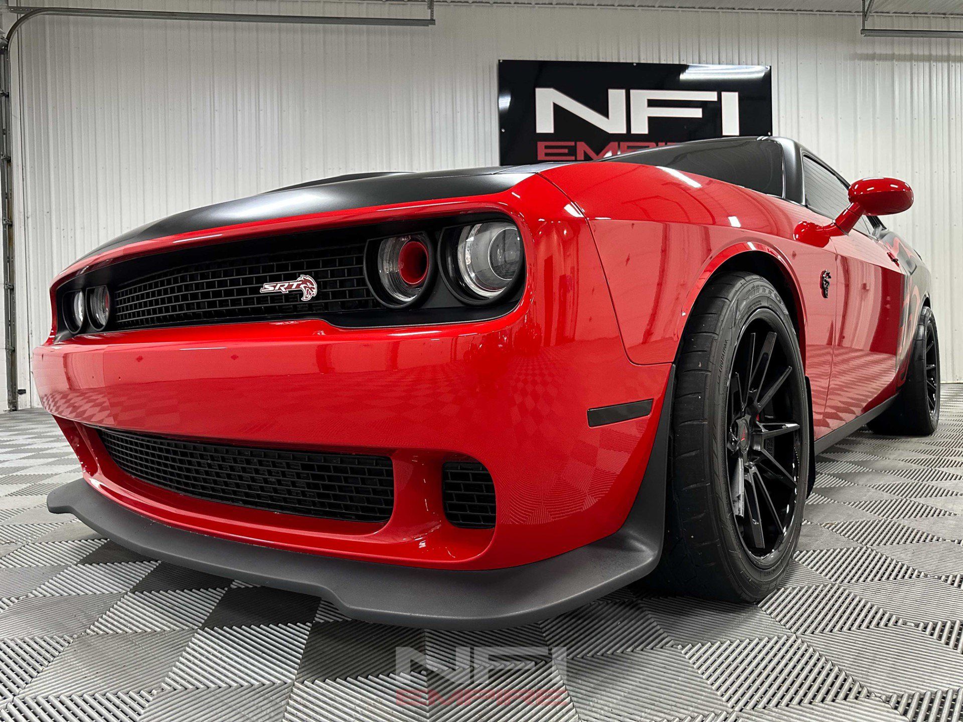 Used 2016 Dodge Challenger SRT Hellcat RWD image 13