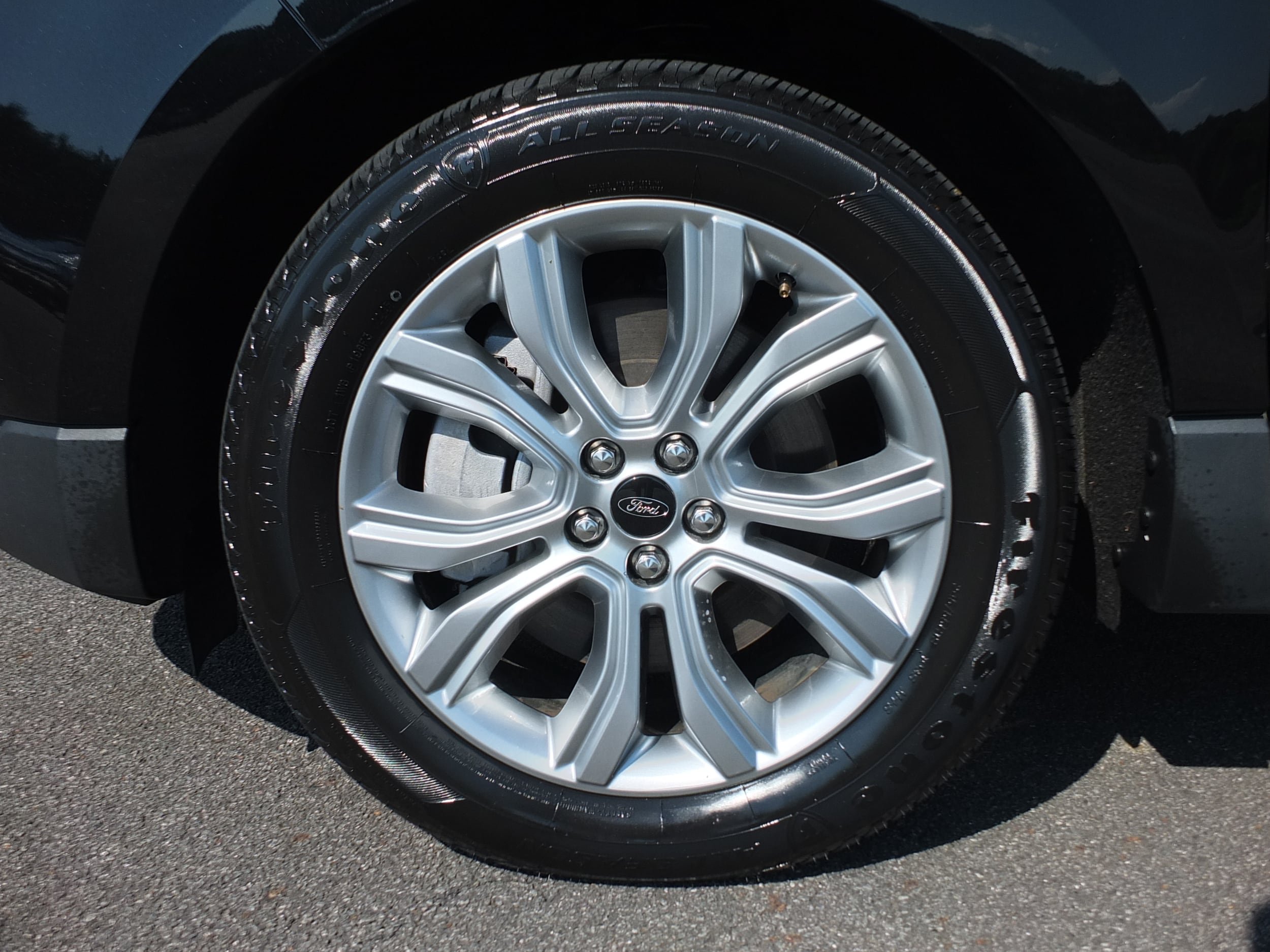 Used 2024 Ford Edge Titanium AWD/4WD image 9