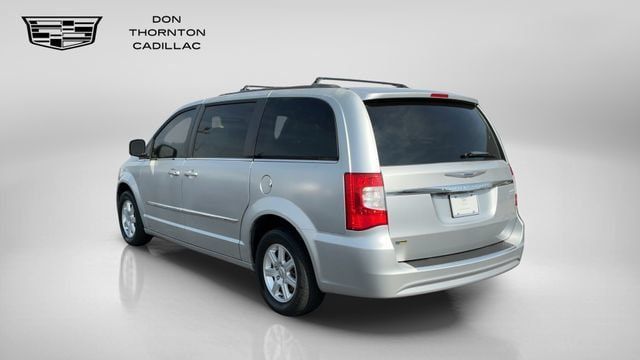 Used 2012 Chrysler Town & Country Touring w/ Entertainment Group #1 FWD image 3