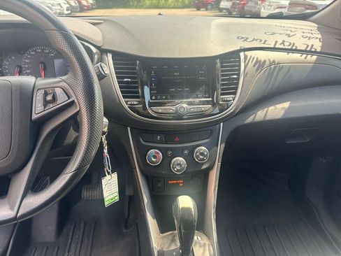 Used 2018 Chevrolet Trax LS AWD/4WD image 10