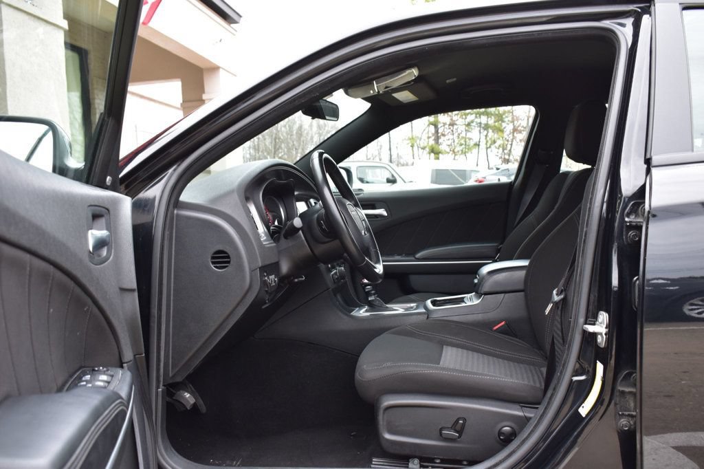 Used 2023 Dodge Charger SXT RWD image 15