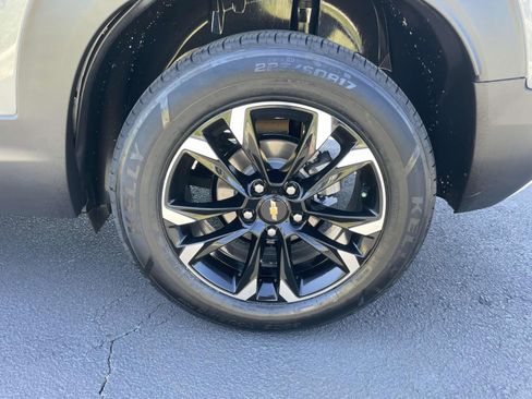 Used 2023 Chevrolet TrailBlazer LT FWD image 7