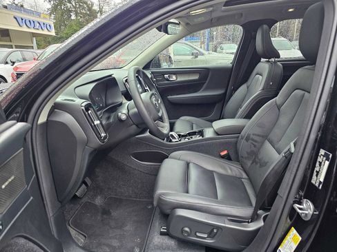 Certified 2024 Volvo XC40 B5 Plus w/ Protection Package Premier image 21