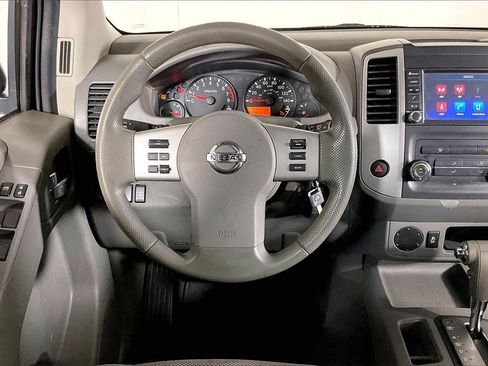 Used 2019 Nissan Frontier SV image 4