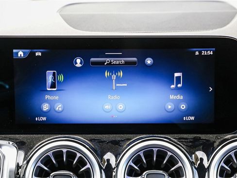 New 2025 Mercedes-Benz GLB 35 AMG 4MATIC image 15