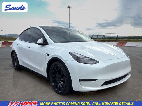 Used 2022 Tesla Model Y Performance AWD/4WD image 1