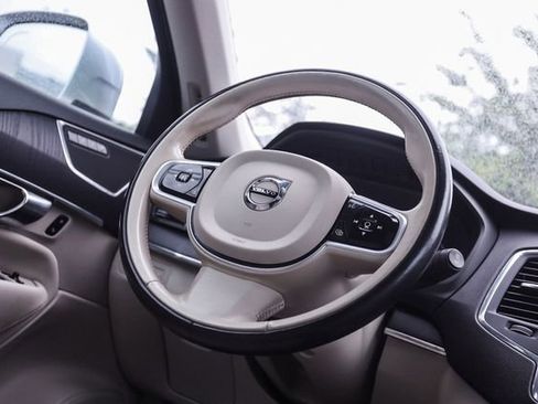 Used 2020 Volvo XC90 T6 Momentum w/ Protection Package Premier AWD/4WD image 27