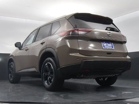Certified 2025 Nissan Rogue SV w/ SV Premium Package image 26