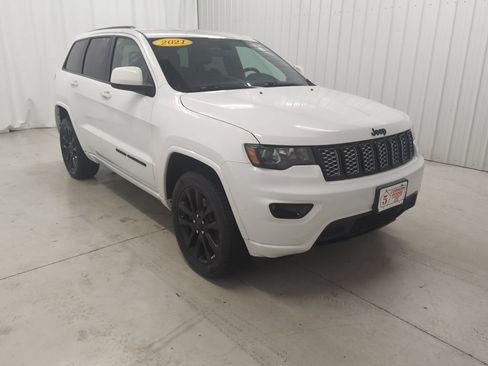 Used 2021 Jeep Grand Cherokee Laredo X AWD/4WD image 5