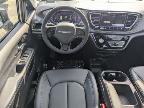New 2026 Chrysler Pacifica Select w/ S Appearance Package FWD image 12