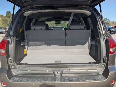 Used 2014 Toyota Sequoia Platinum image 33