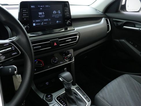 Used 2021 Kia Seltos LX image 18