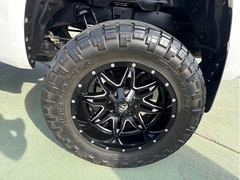 Used 2017 Toyota Tundra SR5 image 10