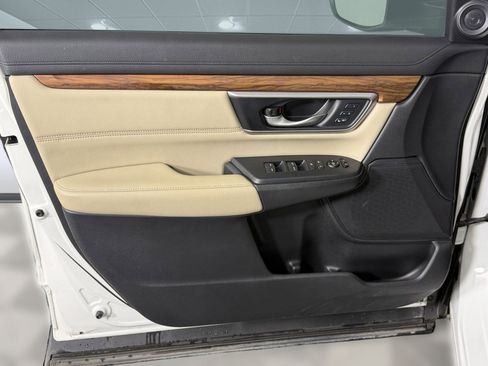 Used 2020 Honda CR-V Touring image 12