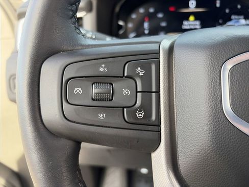 Used 2024 GMC Yukon Denali w/ Advanced Technology Package image 9