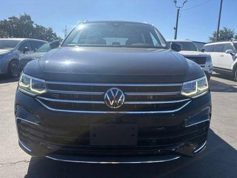 Used 2022 Volkswagen Tiguan SEL R-Line AWD/4WD image 2