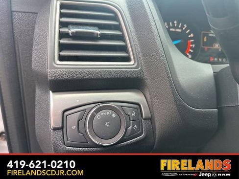 Used 2019 Ford Explorer XLT image 26