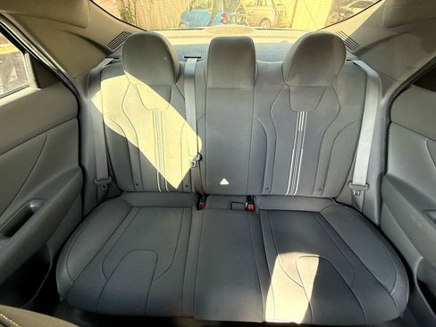 Used 2022 Hyundai Elantra SEL w/ Winter Weather Package image 28